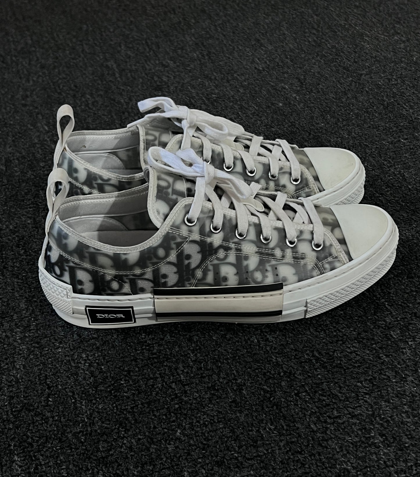 DIOR OBLIQUE B23 LOGO LOW CUT SNEAKERS