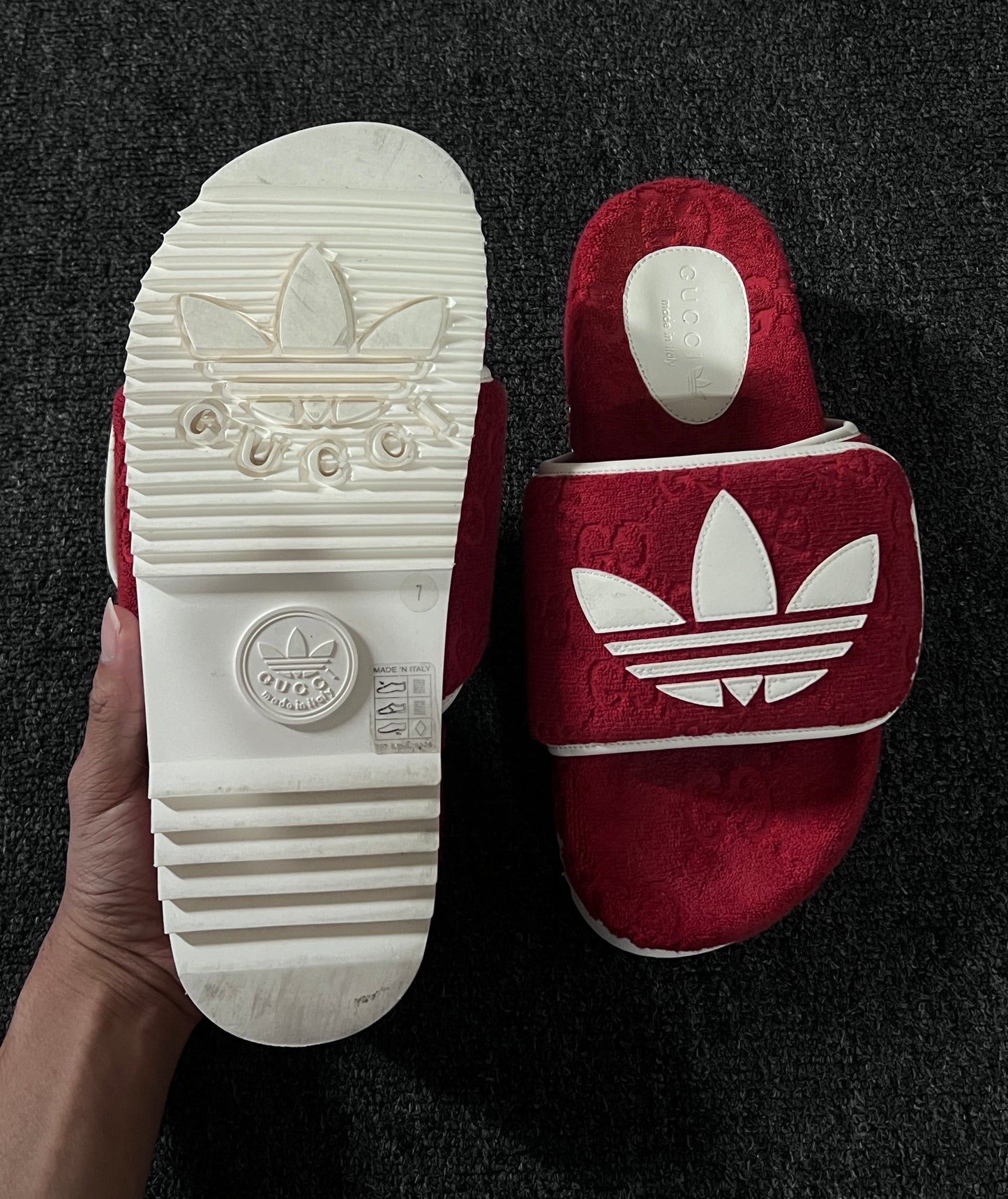 GUCCI X ADIDAS LOGO SANDALS SLIDES