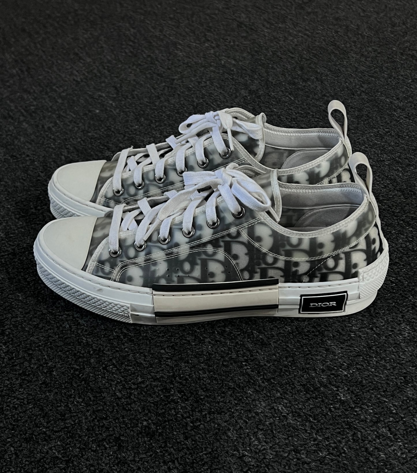 DIOR OBLIQUE B23 LOGO LOW CUT SNEAKERS