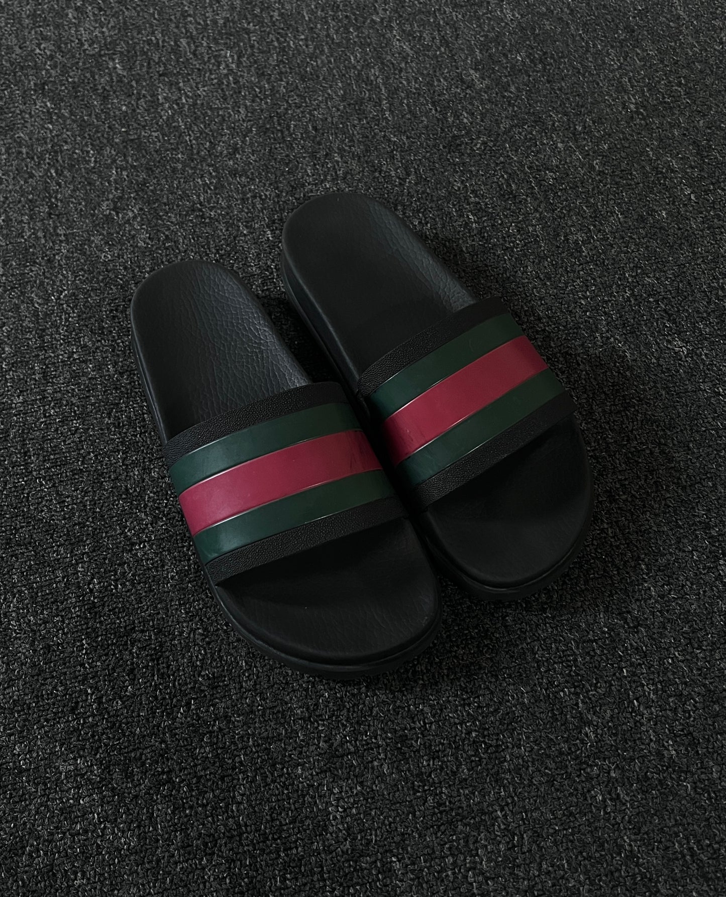 Gucci Classic Logo Slides