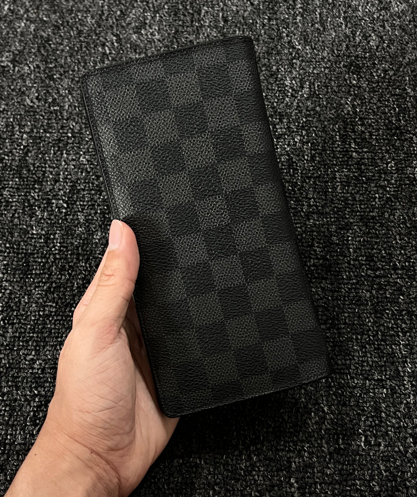 LOUIS VUTTION LOGO LONG WALLET