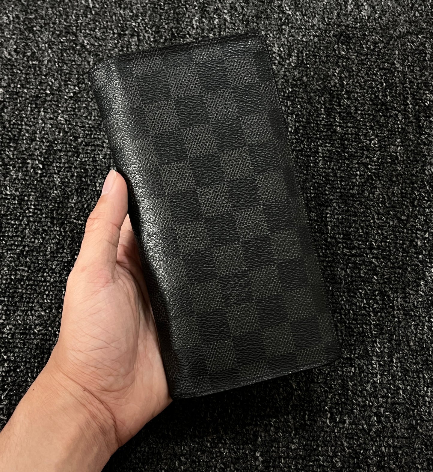 LOUIS VUTTION LOGO LONG WALLET