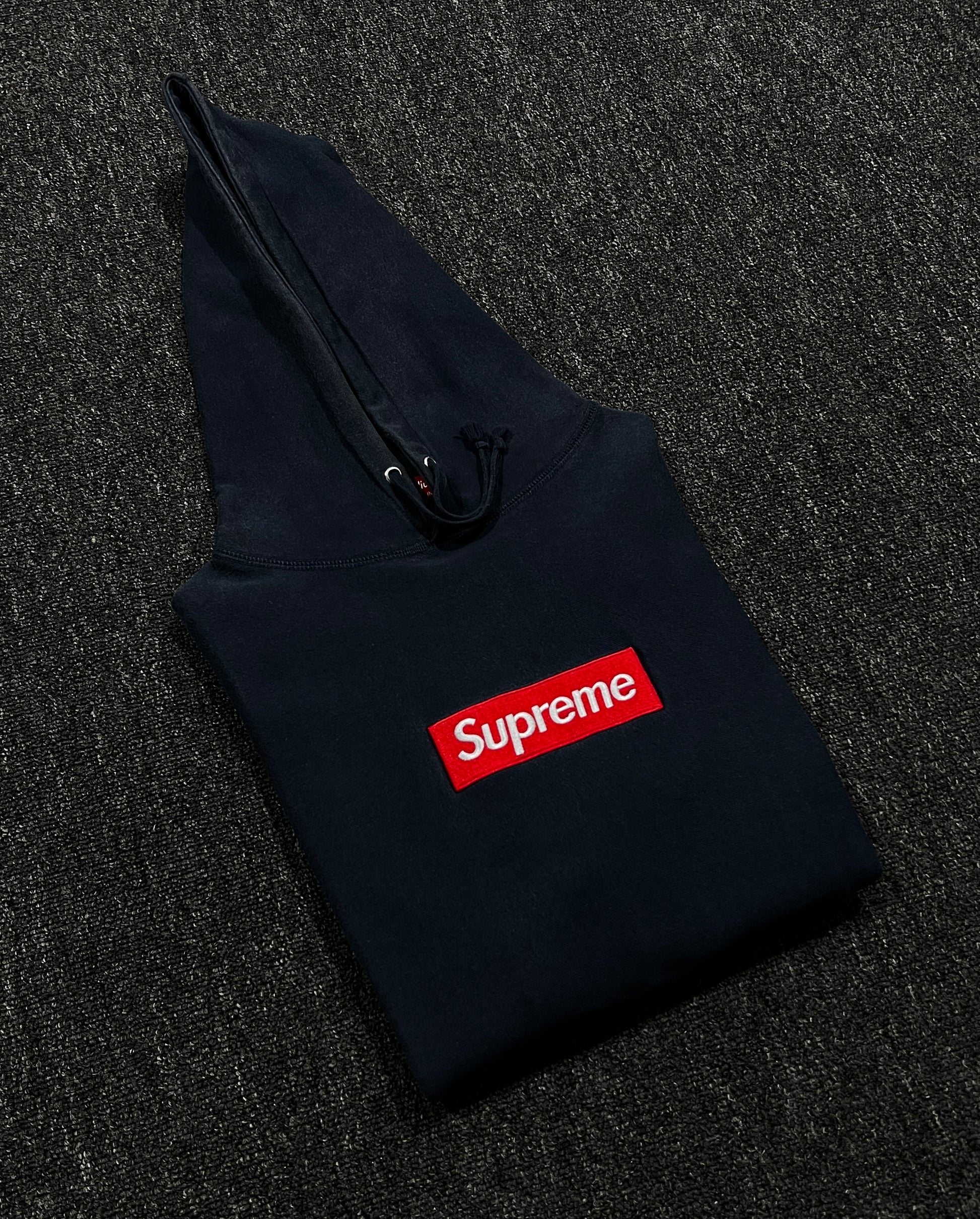 Supreme Hoddie Box Logo – Essence North